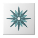 Azulejo De Cerâmica Design Turquoise Star do Solteiro Moderno do Sécul<br><div class="desc">Médio moderno do século com inspiração de design com rajadas de estrelado de retro turquesa vintage em fundo branco. Design simples e limpo moderno.</div>