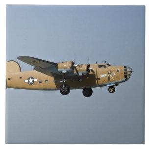 Azulejo De Cerâmica Diamond Lil B-24 Bombardeiro, pousando em Oshkosh,