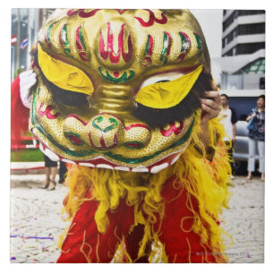 Azulejo De Cerâmica Duas pessoas no traje chinês do dragão, Qingdao,