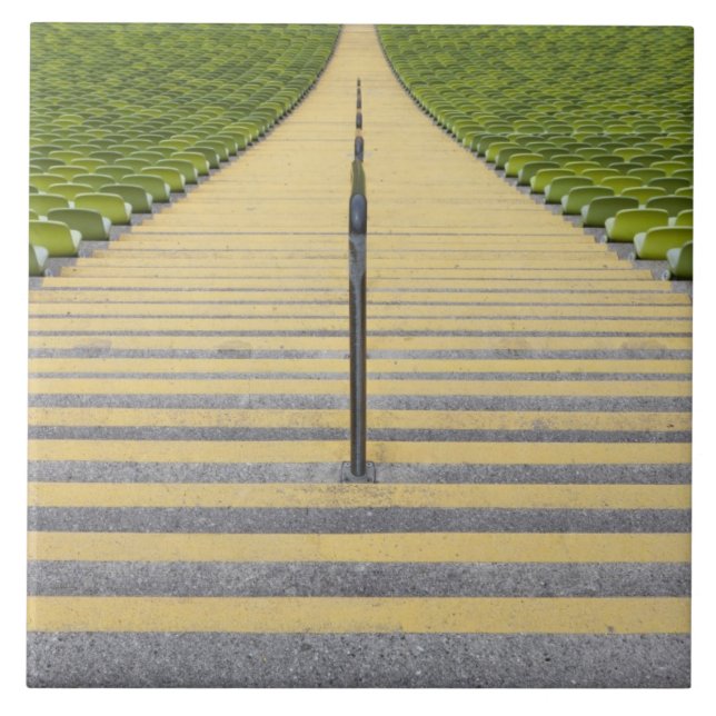 Azulejo De Cerâmica Escadaria do estádio entre fileiras de assentos (Frente)