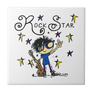 Azulejo De Cerâmica Estrela do rock do menino do cabelo preto