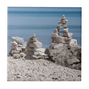 Azulejo De Cerâmica EUA, Michigan. Torres de Pedra na Praia