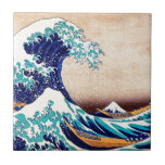 Azulejo De Cerâmica Excelente Wave Off Kanagawa Vintage Impressão Art<br><div class="desc">Katsushika Hokusai A Onda de Excelente Off Kanagawa (1830) A Onda de Excelente de Kanagawa, também conhecida como A Onda de Excelente ou simplesmente A Onda, é um impressão de ukiyo-e do artista japonês Hokusai, publicado entre 1830 e 1833 no final do período Edo como o primeiro impressão série kusai...</div>