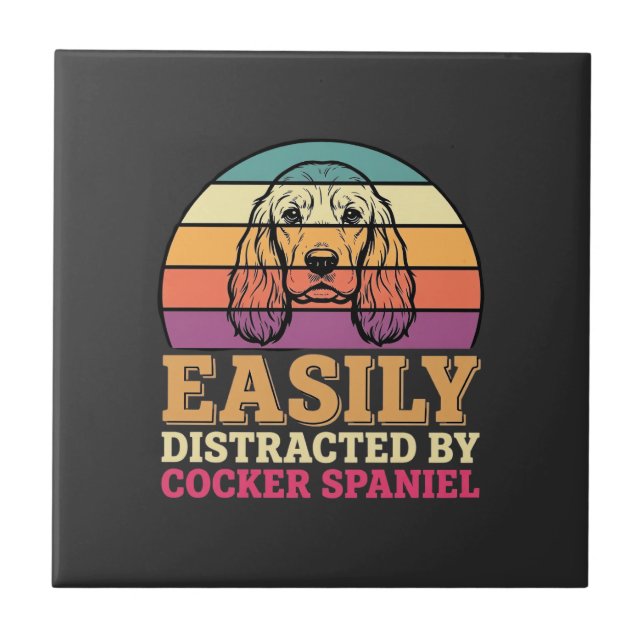 Azulejo De Cerâmica Facilmente Distraído Por Cocker Spaniel Retro Cach (Frente)