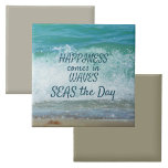 Azulejo De Cerâmica Felicidade vem na onda de ondas quebrando<br><div class="desc">Felicidade vem nas ondas! Seas o dia! Um belo mar azul aqua e uma onda oceânica branca é o fundo desse azulejo cerâmico inspirador. Um azulejo decorativo para o tema da praia costeira, a ser usado individualmente ou em combinação para artesanatos e projetos de sujeira, em cozinhas ou na cintura...</div>