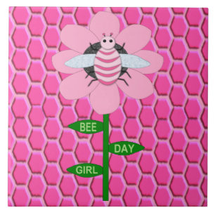 Azulejo De Cerâmica Feliz Bumblebee de Aniversário Rosa
