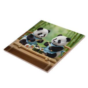 Azulejo De Cerâmica Filhotes de Urso Panda Fofos Preparando Sushi