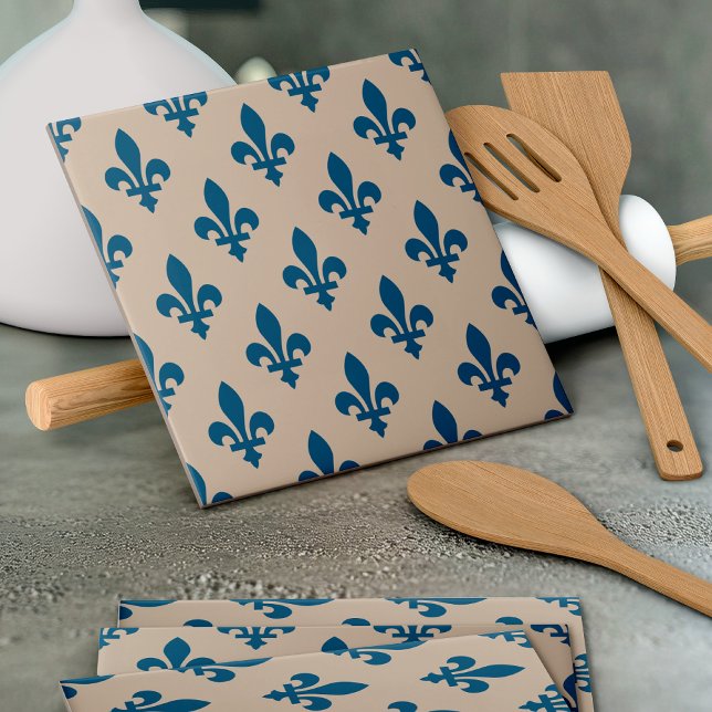 Azulejo De Cerâmica Fleur de Lis Pattern, Royal French Blue em Creme (Criador carregado)