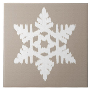 Azulejo De Cerâmica Floco de neve de Ikat - tan e branco do Taupe