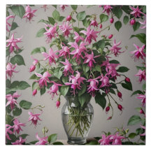 Flores fuchsias em vaso