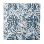 Azulejo De Cerâmica Folhas Azul e Branca<br><div class="desc">Um padrão de folha azul e branca cria esse design azulejo cerâmico surpreendente. Bonita para uma praça traseira da cozinha,  banheira do banheiro,  chá e azulejo de contrabando,  ou qualquer área (não para uso no exterior). CORRESPONDENDO a itens na nossa loja.</div>