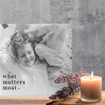 Azulejo De Cerâmica Foto da Tendência e o que mais importa RedQuote<br><div class="desc">Capture a essência dos belos momentos da vida com nossa exclusiva Foto da Trendy e o que importa os produtos Red mais positivos. Incorpore positividade e estilo na sua vida cotidiana com esta coleção única que combina sem problemas as tendências modernas com os sentimentos do eterno. Quer esteja se tratando...</div>