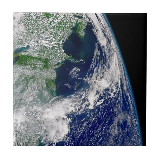 Azulejo De Cerâmica Furacões Em Uma Terra Parcial. (Frente)