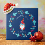 Azulejo De Cerâmica Gnome Sweet Gnomo Blue Modern Elf Floral Wreath<br><div class="desc">Gnome doce. Um gnomo giro, engraçado e caprichoso em vermelho e azul empoeirado junto com uma coroa floral escente, azul, vermelha e laranja, tudo sobre fundo azul marinho, irá alegremente ajudar a decorar sua cozinha para as férias. Sinta o calor e a alegria desta estação festiva sempre que você usa...</div>