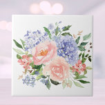 Azulejo De Cerâmica Hidrangea Peônia Floral Primavera Azul Rosa Aquare<br><div class="desc">Traga a beleza da primavera para o seu espaço com nosso azulejo cerâmico Hidrangea Peônia Floral Primavera Azul Rosa Aquarela. Perfeito para entusiastas de flores e natureza!</div>