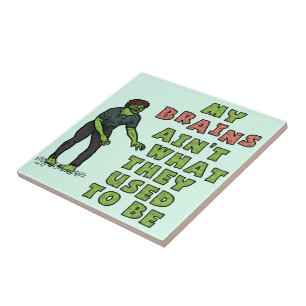 Azulejo De Cerâmica Idade avançada engraçada dos cérebros do zombi