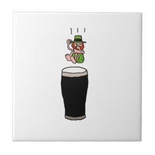 Azulejo De Cerâmica Ilustração de Cartoon Leprechaun de Cerveja