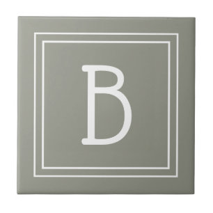 Azulejo De Cerâmica Inicial Monogramada Moderna Simples Verde Sage Bra