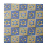 Azulejo De Cerâmica Judaica Star De David Metal Dourado Azul<br><div class="desc">Você está assistindo a Lee Hiller Fotografia, Mídia Mista ou Azulejos Cerâmicos de Arte Digital. .Todos os azulejos estão disponíveis em 4, 25" x 4, 25" e 6" x 6" Escolha o tamanho perfeito para suas ideias e orçamento de design. Use como trivit, porta copos, escrivaninha ou para decorar sua...</div>