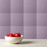 Azulejo De Cerâmica Lavanda poeirenta roxa de cor sólida simples<br><div class="desc">Design poeirento roxo,  de cor sólida,  simples.</div>