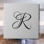 Azulejo De Cerâmica Letra inicial de caligrafia 3D preta | Cinzas de p<br><div class="desc">Letra inicial de caligrafia 3D preta | Cinzas de pastel. Você pode optar por adicionar sua inicial ou a inicial de uma pessoa amada. Seja um presente sincero para alguém que lhe é caro ou um tratamento pessoal, a escolha é sua. Você também pode remover a personalização e desfrutar da...</div>