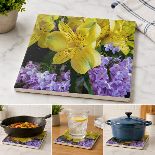 Azulejo De Cerâmica Lírios Amarelos e Flores Lilases Roxos