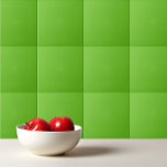 Azulejo De Cerâmica Maçã verde de cor sólida<br><div class="desc">Cor sólida verde de maçã brilhante.</div>