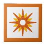 Azulejo De Cerâmica Médio Moderno do século Design Laranja Starburst<br><div class="desc">Design moderno com um solteiro laranja de rajada em fundo branco, enquadrado em laranja brilhante. Design simples e limpo moderno. Um design de uma coleção coordenadora. Crie seu próprio azulejo personalizado carregando uma nova imagem ou use o botão "mensagem" para entrar em contato com o designer para obter ajuda. Para...</div>