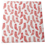 Azulejo De Cerâmica Meias de Natal Nórdicas, Vermelhas e Brancas<br><div class="desc">Um padrão de meias de Natal vermelhas e brancas,  perfeito para as férias de inverno com uma sensação escandinava aconchegante.</div>