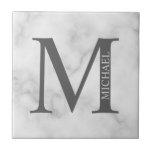 Azulejo De Cerâmica Monograma e Nome Personalizados do Marble Branco<br><div class="desc">O Design de Monograma e Nome Personalizado apresenta um monograma e um nome personalizados no estilo de fonte de serif clássico. Observe que os detalhes do mármore são simulados no trabalho de arte. Não será utilizado nenhum mármore real no fazer deste produto.</div>