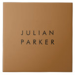 Azulejo De Cerâmica Monograma preto-mínimo-marrom<br><div class="desc">Um monograma elegante e eterno toma palco central contra um fundo marrom rico,  capturando elegância minimalista em sua forma mais pura. A justaposição de iniciais pretas no cenário quente cria um design equilibrado e distinto,  ideal para adicionar um toque de refinamento pessoal a qualquer cenário.</div>