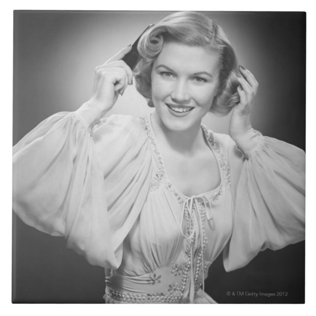 Azulejo De Cerâmica Mulher no vestido 2 (Frente)