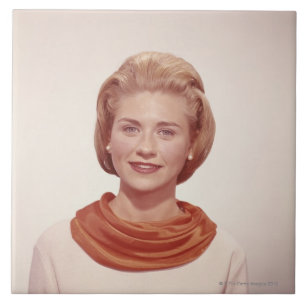 Azulejo De Cerâmica Mulher que veste o lenço