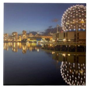 Azulejo De Cerâmica Mundo da Ciência e CBD refletidos em False Creek,