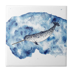 Azulejo De Cerâmica Narwhal em um respingo do watercolour