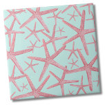 Azulejo De Cerâmica Náutica - Starfish House<br><div class="desc">Um modelo de praia costeira rosa-rosa, gira e tenra, ou coral-de-mar, com estrelas-estrelas. Sinta-se livre para mudar a cor de fundo para corresponder ao seu espaço! Quer queiras usar este azulejo como uma pequena porta copos ou trivit para uma bebida ou prato... ou queres ficar grande com uma pancada de...</div>