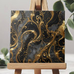 Azulejo De Cerâmica Neves Elegante e Dourados com Acentos Marble<br><div class="desc">Este belo azulejo apresenta um design opulente que combina perfeitamente a sofisticação com o talento artístico. O fundo é um preto rico e profundo, enfeitado com intrincados espirais e floresce em ouro brilhante. Os sotaques dourados são meticulosamente detalhados, criando um sentido de movimento e elegância que captura o olho. O...</div>