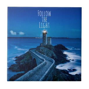 Azulejo De Cerâmica O farol crepuscular segue a luz