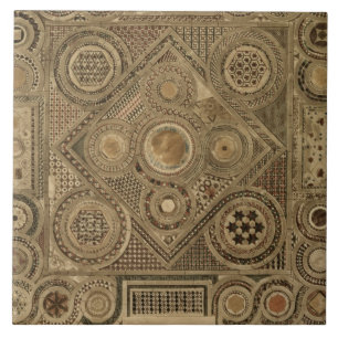 Azulejo De Cerâmica O pavimento de mosaico antes do altar, chapeia A