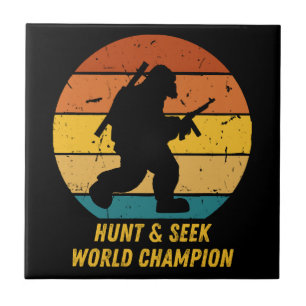 Azulejo De Cerâmica O Pé Grande Não Quer Esconder-Se E Procurar Mais A