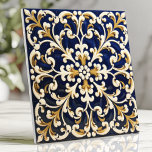 Azulejo De Cerâmica Ornamentado azul e Dourado trabalho de rolagem<br><div class="desc">Este belamente ornamentado azulejo mostra padrões intrincados de trabalho de rolagem em azul-marinho rico, acentuados por detalhes ouros e brancos para um eterno, estética luxuosa. O design simétrico é perfeito para criar uma barra invertida elegante, uma parede de declaração ou um ponto focal decorativo em sua casa. Com o seu...</div>