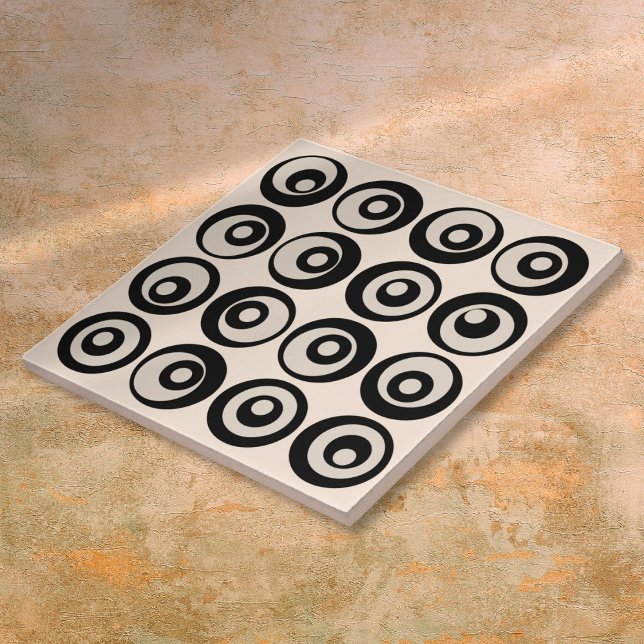 Azulejo De Cerâmica Padrão de círculos preto e creme moderno de meados (Modern Mid Century Black And Cream Circles Pattern Ceramic Tile)