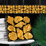 Azulejo De Cerâmica Padrão de conchas - ouro e preto<br><div class="desc">Padrão de conchas - ouro e preto</div>