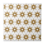 Azulejo De Cerâmica Padrão de Starburst Dourado moderno do século médi<br><div class="desc">design de inspiração moderna do século médio, com padrão antigo de estrelas de ouro retroradas em um fundo branco. Design simples e limpo moderno. Crie seu próprio padrão personalizado carregando uma nova imagem ou use o botão "mensagem" para entrar em contato com o designer para obter ajuda. Para criar seu...</div>