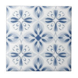 Azulejo De Cerâmica Padrão floral clássico azul branco<br><div class="desc">Fundo branco. Decorrido com os florais azuis clássicos do estilo retrô</div>