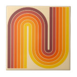 Azulejo De Cerâmica Padrão Geométrico de Stripes com Estilo Retroativo<br><div class="desc">70s Estilo de Vintage Retroativo Design Geométrico em Laranja Castanho e Amarelo.</div>