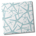 Azulejo De Cerâmica Padrão Náutico de Praia Azul Teal<br><div class="desc">Um padrão de praia litoral azul-clara e giro com estrelas-vivas. Quer queiras usar este azulejo como uma pequena porta copos ou trivit para uma bebida ou prato... ou queres ficar grande com uma pancada de cozinha, ou azulejo de banheiro, depende de ti! Faça uma parede de cheio, borda, ou apenas...</div>