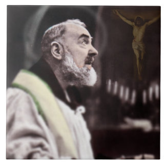 AZULEJO DE CERÂMICA PADRE PIO DA RUA QUE COMEMORA A MASSA