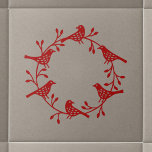 Azulejo De Cerâmica Pássaro Escandinavo Moderno e Wreath Rosehip<br><div class="desc">Design de corta-corta-coroa rosa. Vermelho festivo num fundo neutro, </div>