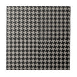 Azulejo De Cerâmica Pepita Clássica Houndstooth, Cinza Negra<br><div class="desc">Evergreen elegante e clássico padrão de tecido,  apresentando padrão pepita / houndstooth em combinação de preto e cinza.</div>